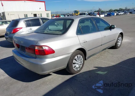 1998 Honda Accord Lx из США, поврежденный, VIN 1HGCG5642WA111783